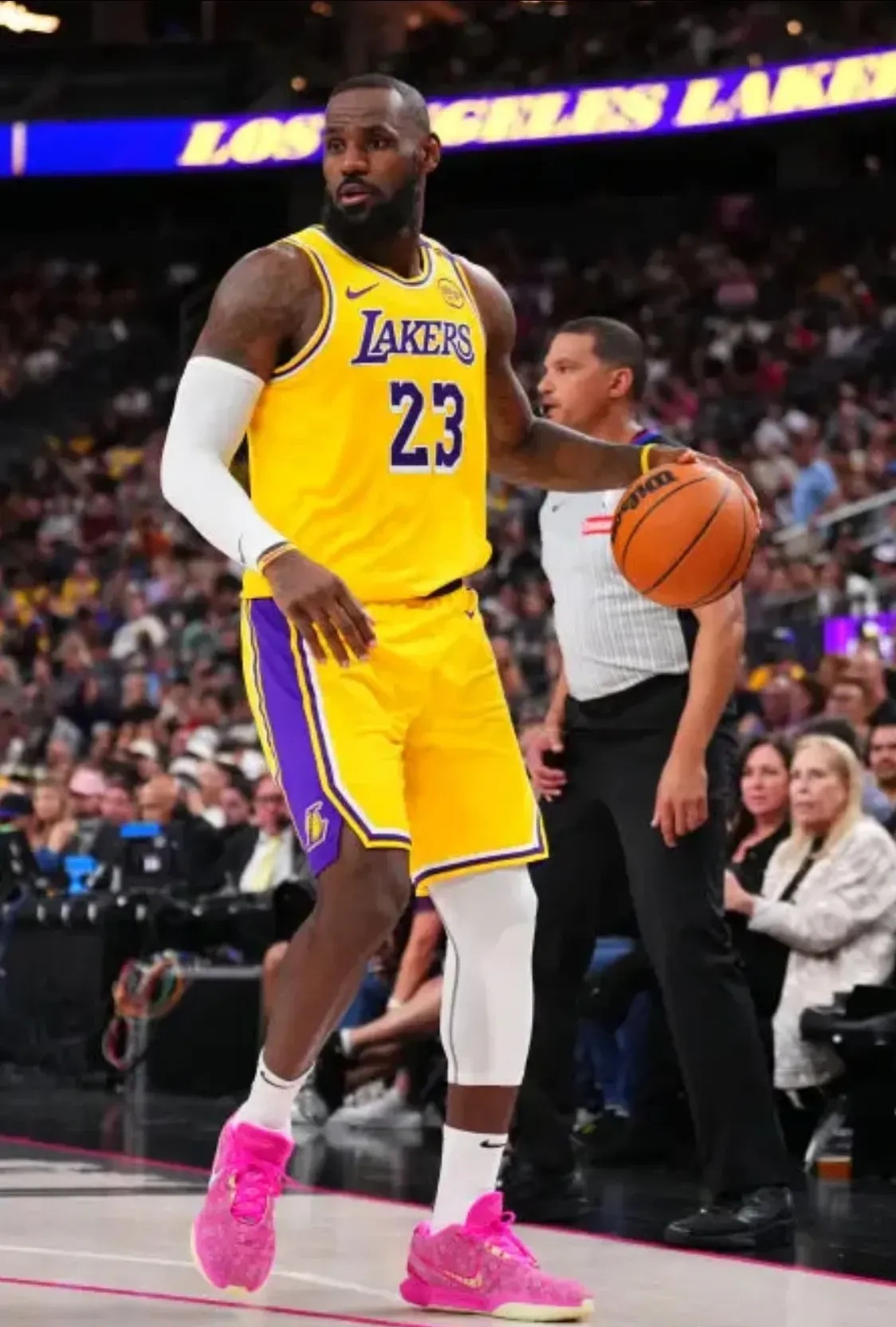 开拓者大胜湖人,西部霸主实力无敌! 开拓者大胜湖人,西部霸主实力无敌!