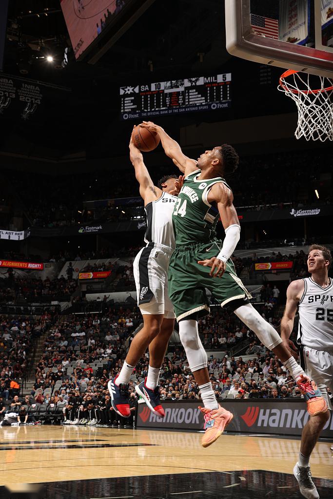 pg电子下载-霍乐迪遭驱逐，猛龙不敌马刺的简单介绍