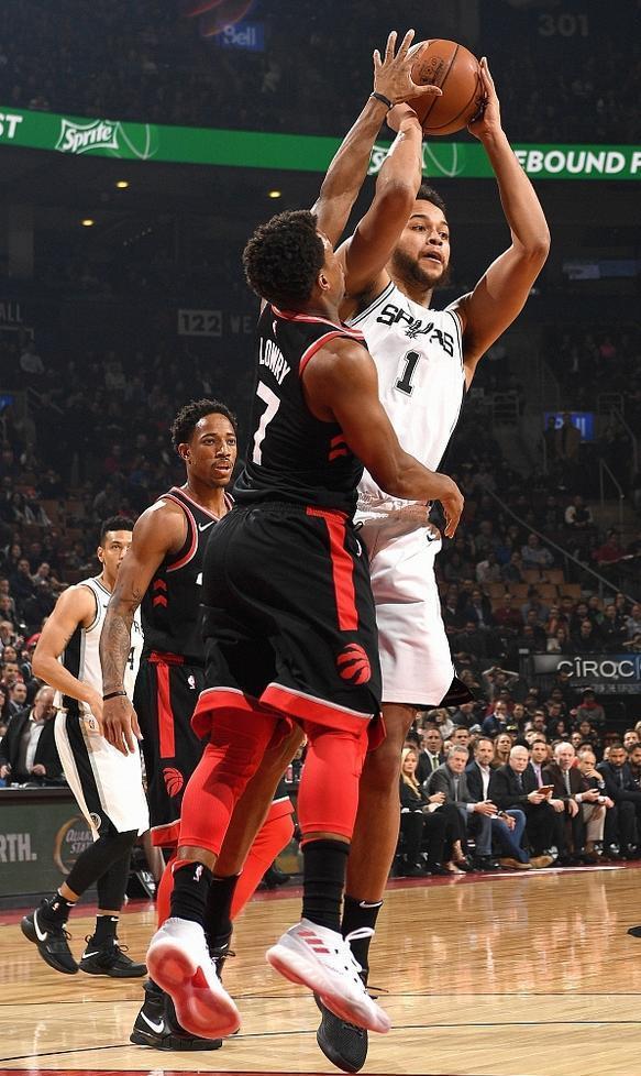 霍乐迪遭驱逐,猛龙不敌马刺的简单介绍 霍乐迪遭驱逐,猛龙不敌马刺的简单介绍