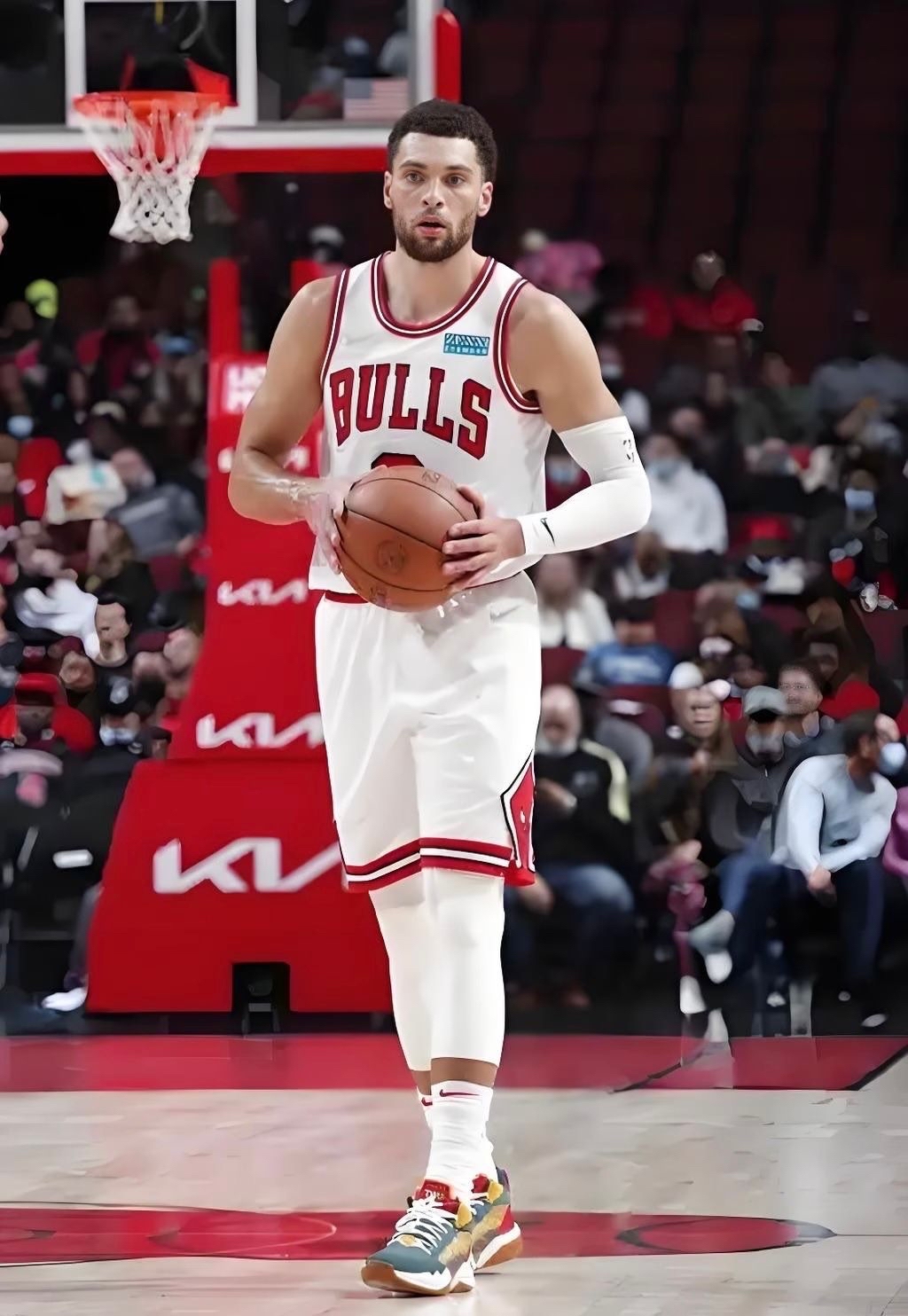 pg电子娱乐-公牛惊险胜勇士：拉文率队反击