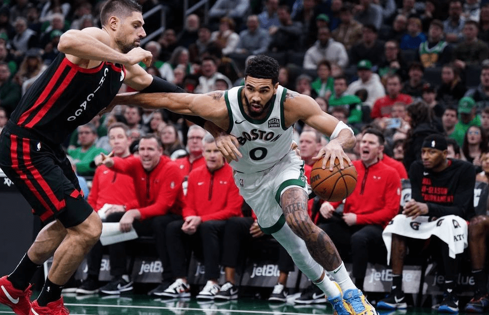 公牛惊险胜勇士:拉文率队反击 公牛惊险胜勇士:拉文率队反击