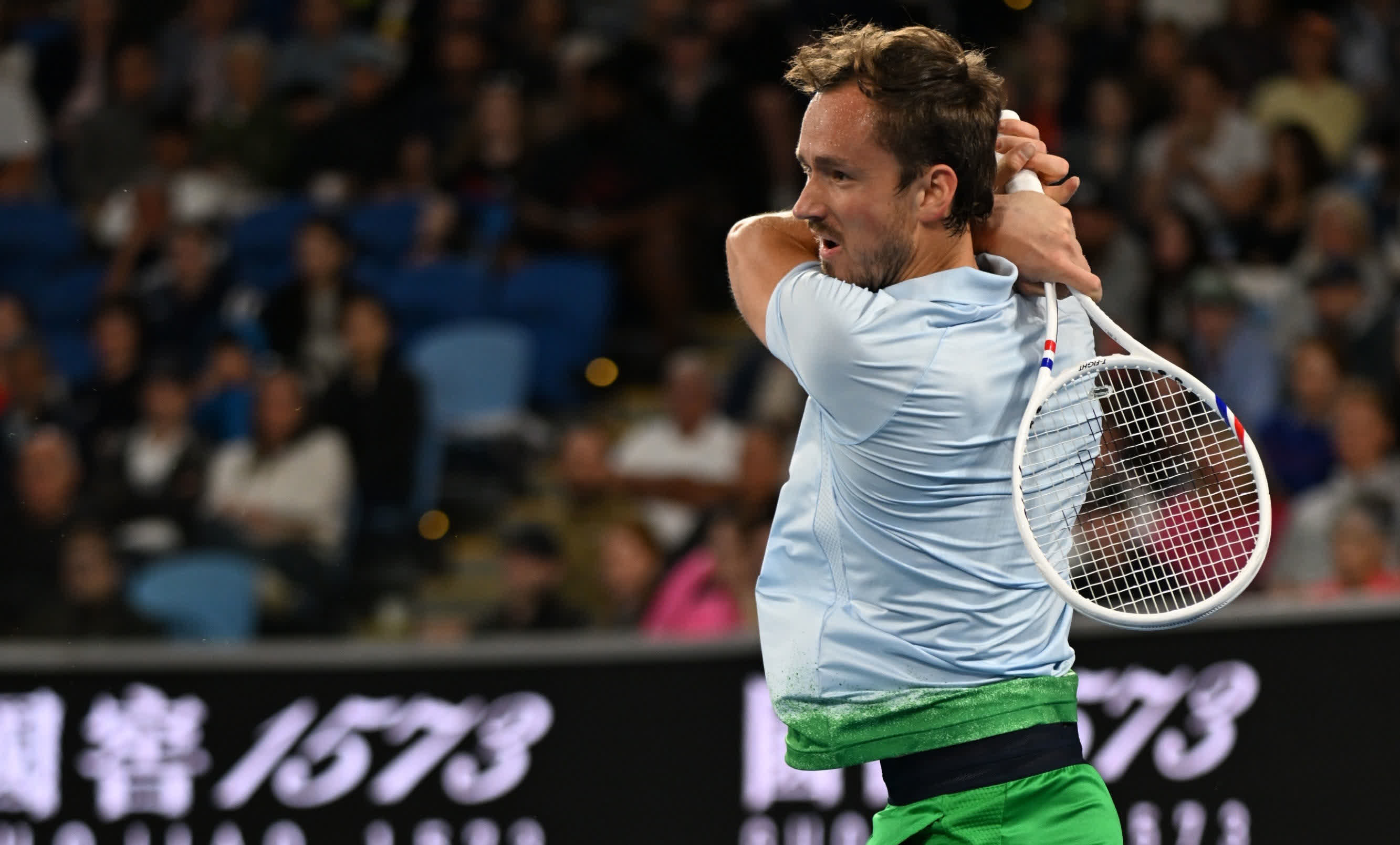 年终总决赛险胜蒙特卡洛大师赛,梅德韦杰夫点燃赛场 年终总决赛险胜蒙特卡洛大师赛,梅德韦杰夫点燃赛场