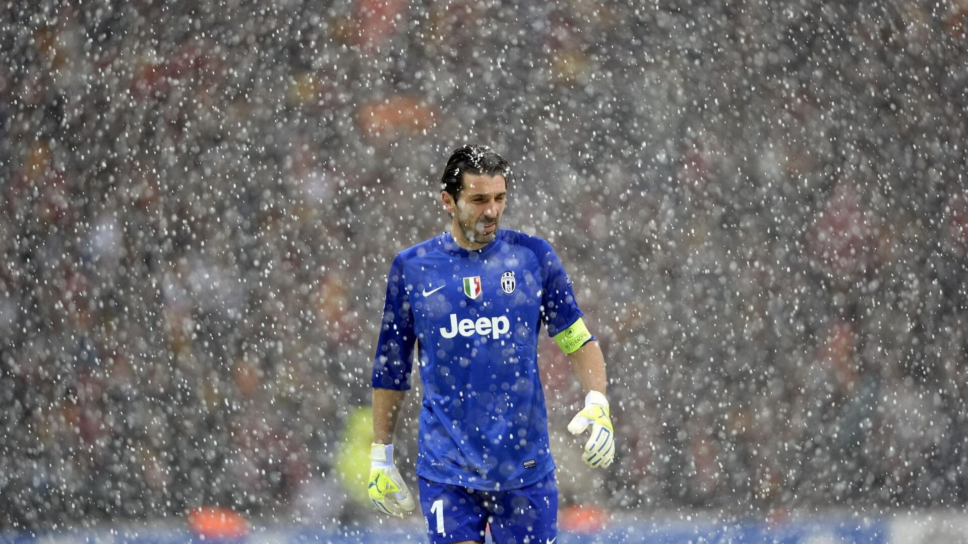 跨界制霸,马刺的团队荣耀与库里的欧冠奇迹