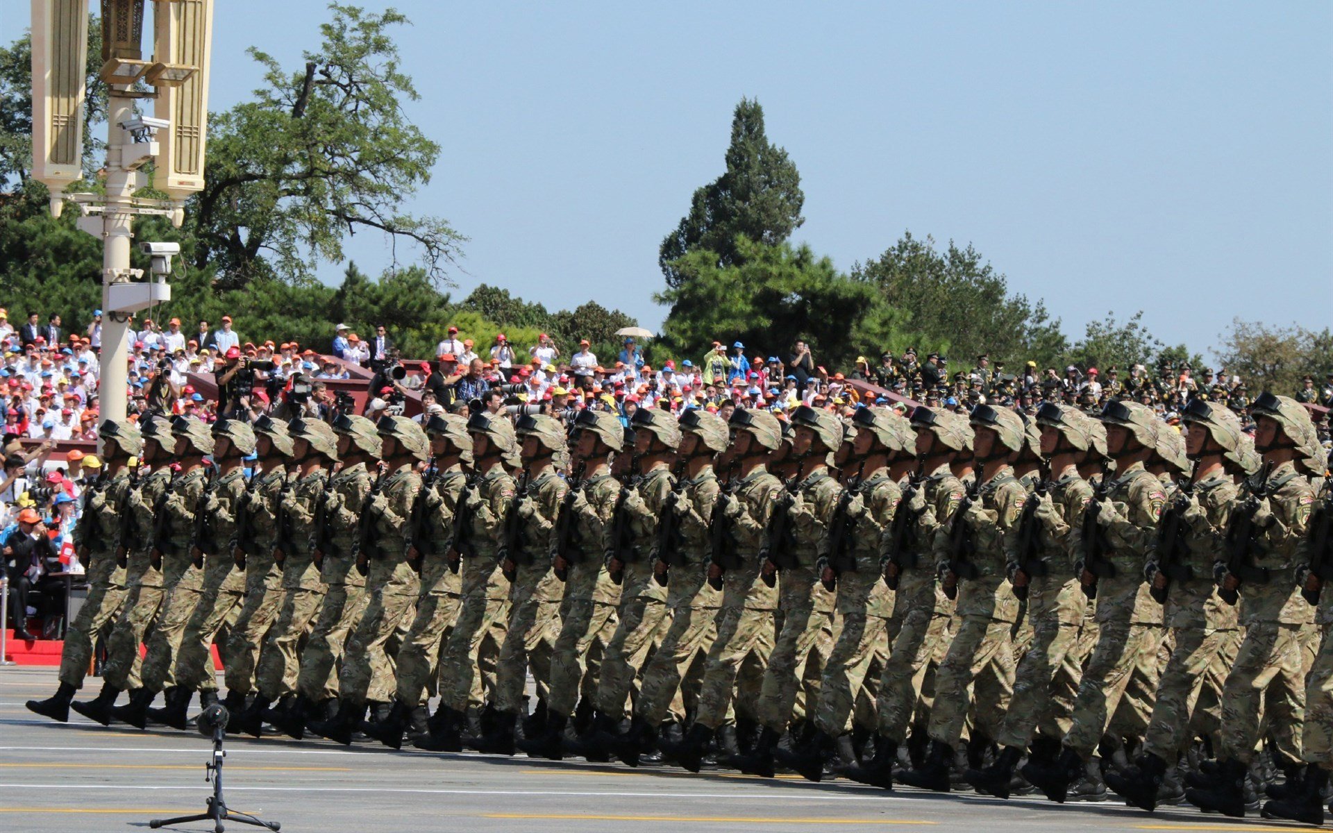 老鹰强势晋级灰熊,克莱·汤普森统治全场却难阻失利