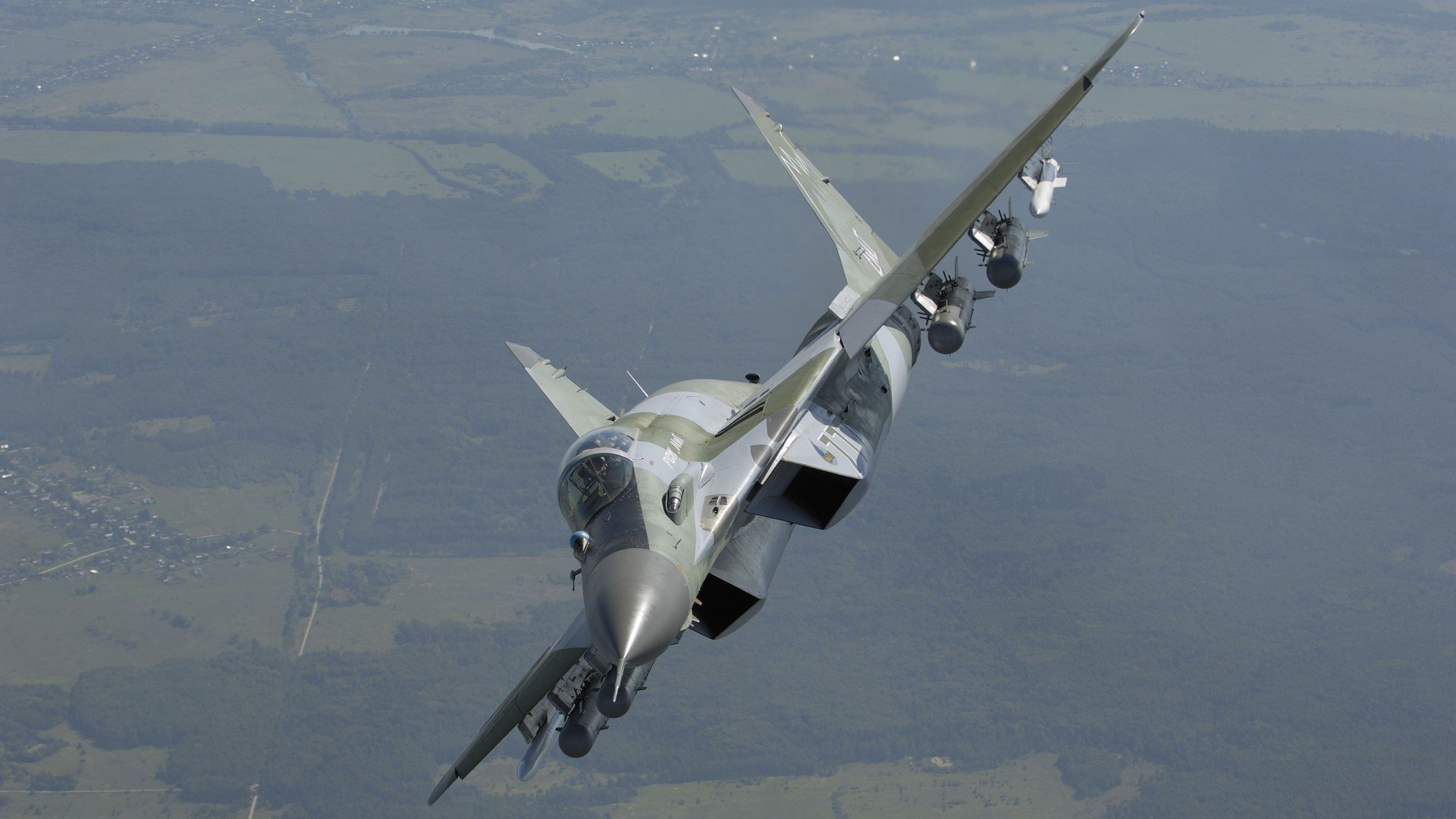 绿茵场与篮球馆的双重奏,德甲争冠战白热化,步行者稳稳拿下山西队