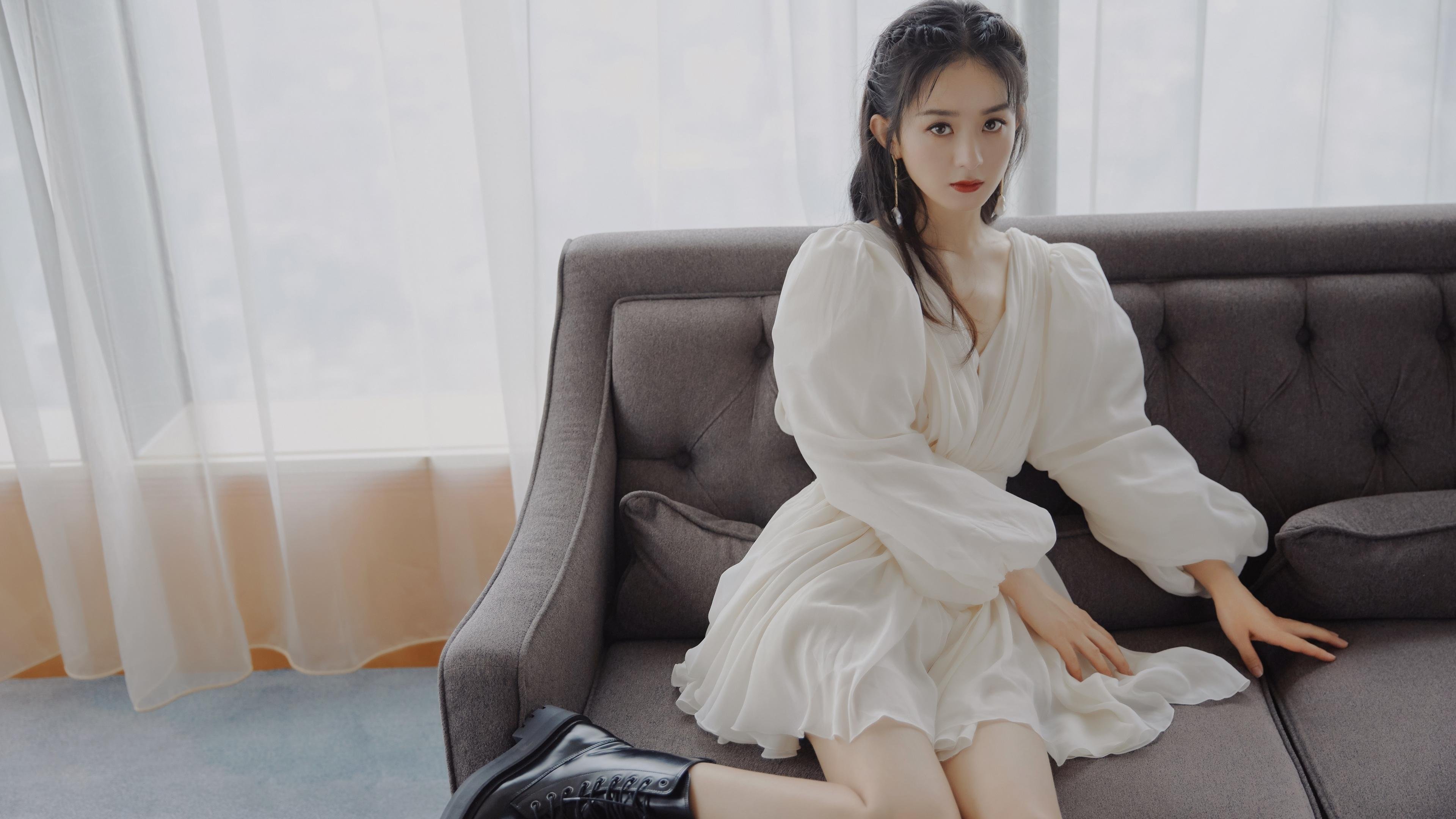 绿茵场与篮球馆的双重奏,德甲争冠战白热化,步行者稳稳拿下山西队