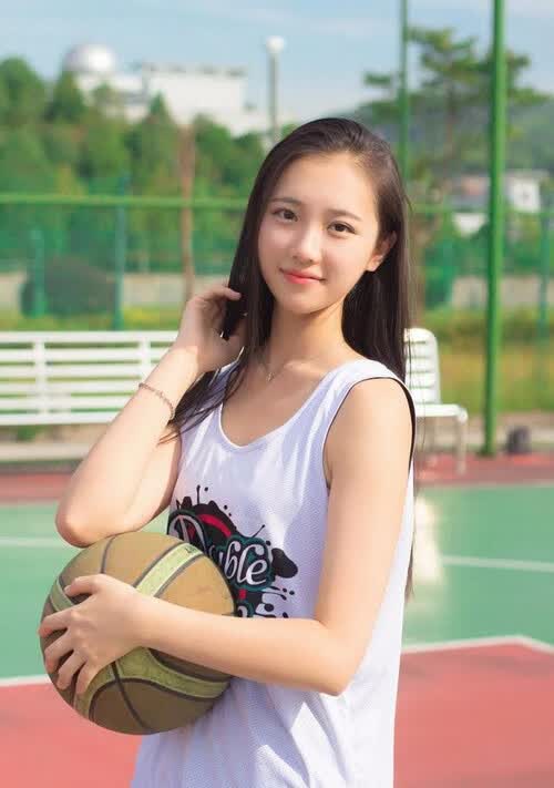 群雄逐鹿H组风云起，沙特铁骑碾压泰国，罗德里戈领衔演绎默契风暴